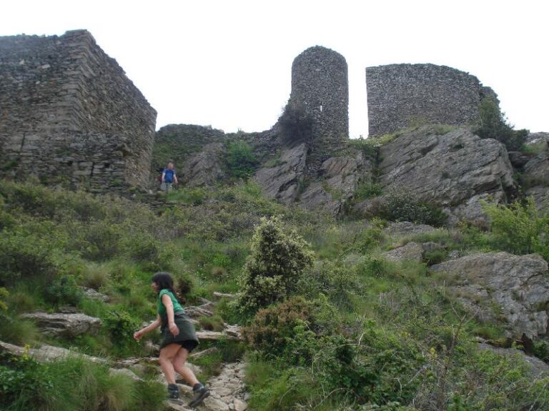 Arribant al Castell de Sant Salvador de Verdera