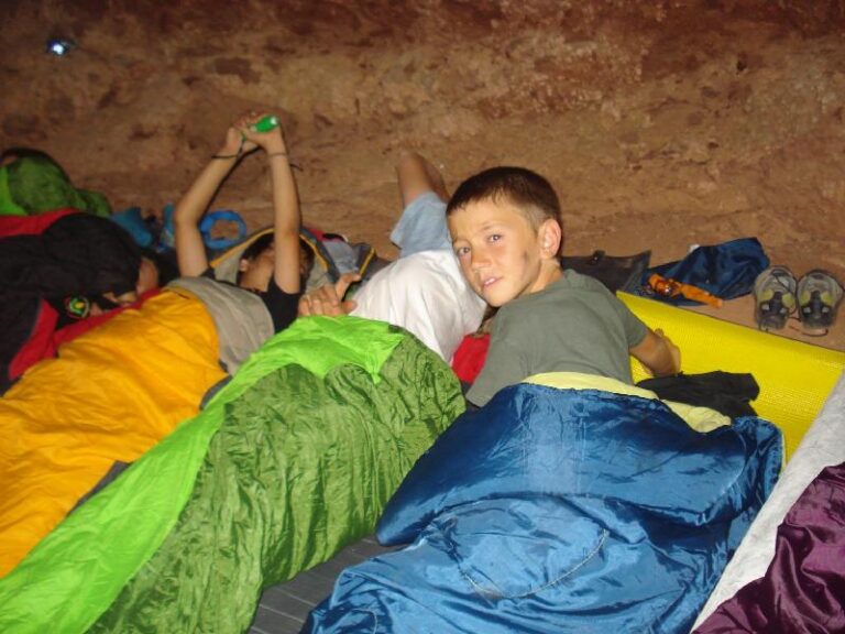 Els joves dins el sac