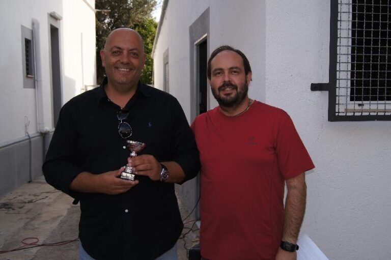 lliurament de la flama al representant de l'ajuntament