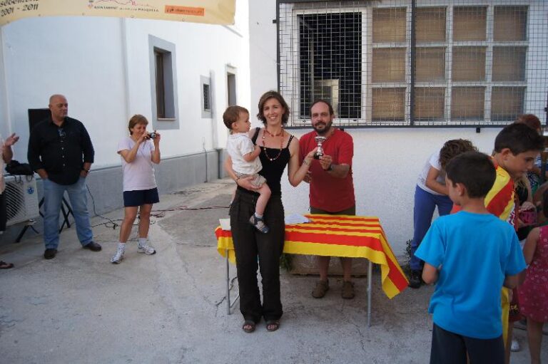 lliurament de la flama als que han deixat el cotxe a la expedicio