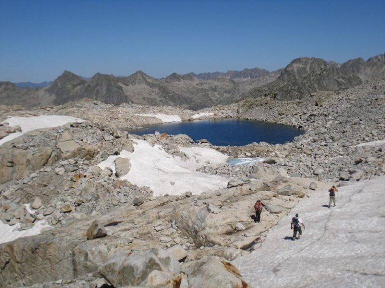 arribant al l'estany gelat