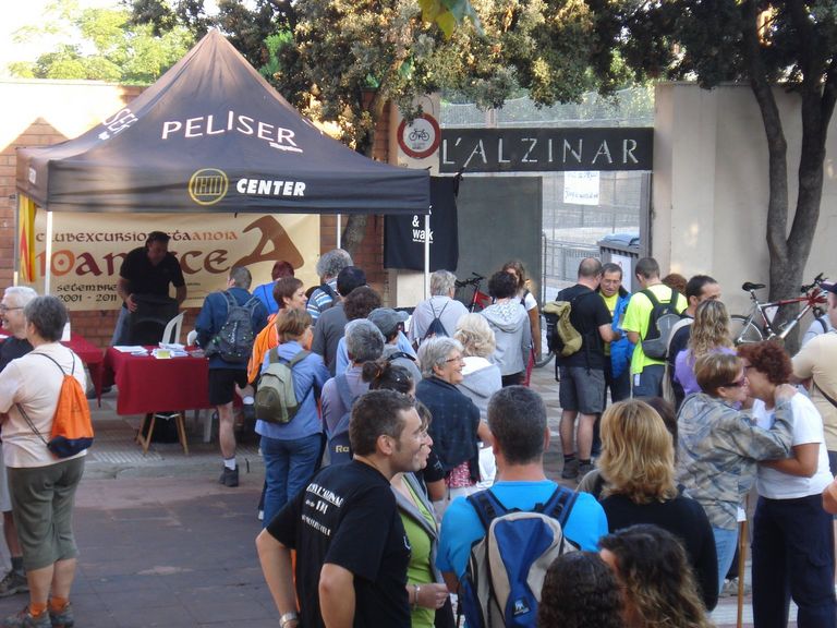 Esperant la sortida a la caminada popular