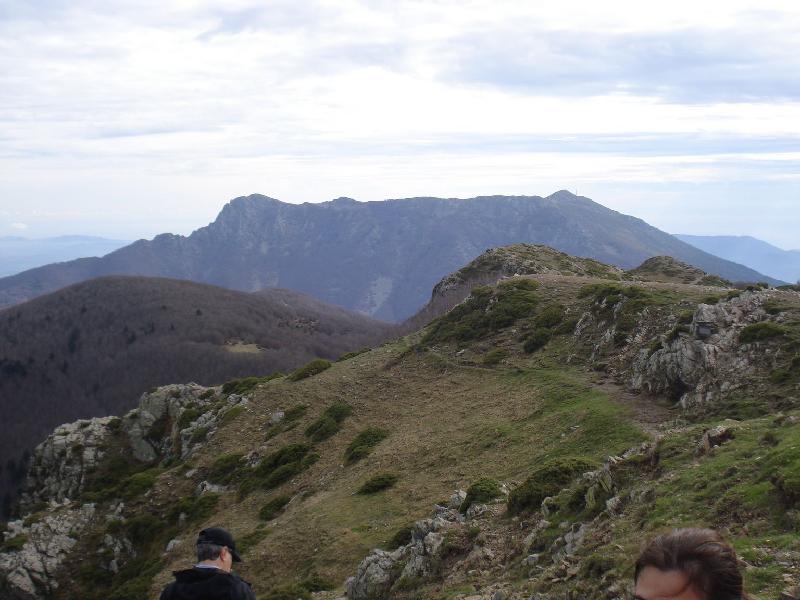 Esquerra: Les Agudes. Dreta: el Turo del Home