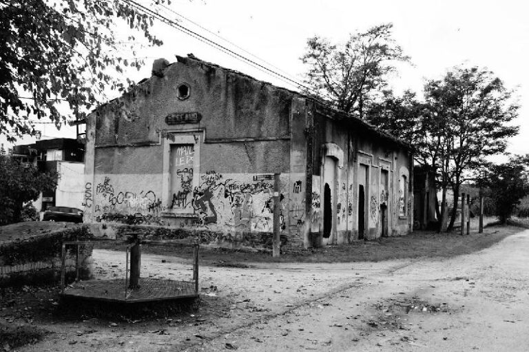 la estacio de Bescano abandonada