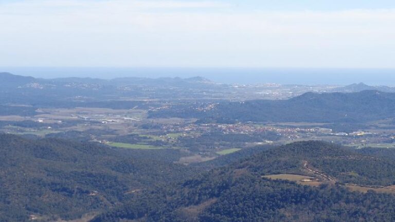 La costa des del Castell de Montsoriu