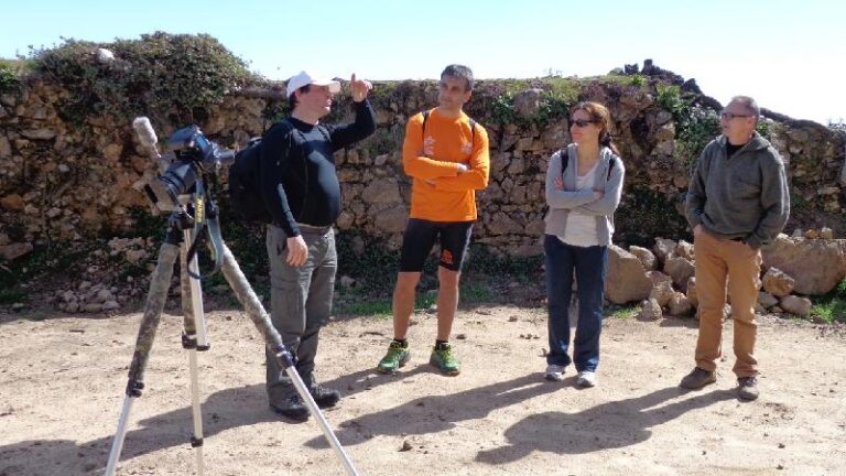 Parlant amb el guia del Castell