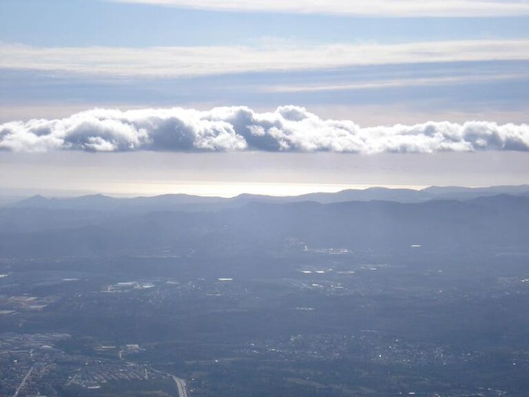 Vista de la costa barcelonina des de Sant Joan