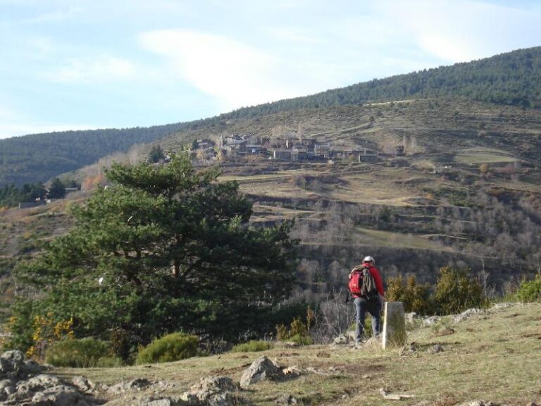 Divisant Dorria des del Coll de Castellar