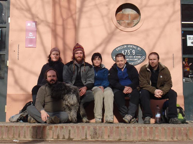 Fotografia del grup a l'estacio de Sant Feliu de Pallerols