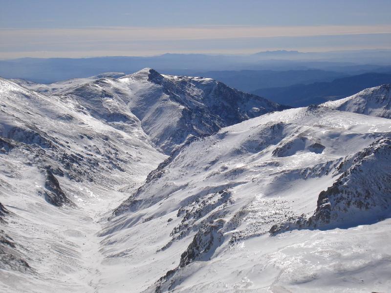 La Vall del Freser, el Balandrau i, al fons, Montserrat