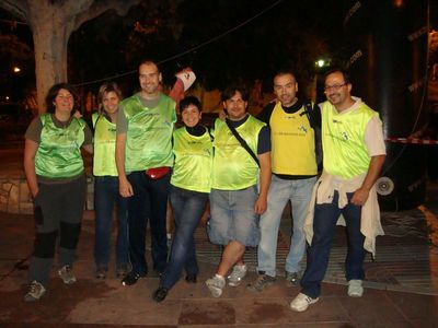 Un grup de voluntaris a la cursa nocturna