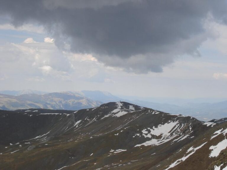 Esquerra:Pedraforca. Centre: Cadi. Proper: Alp