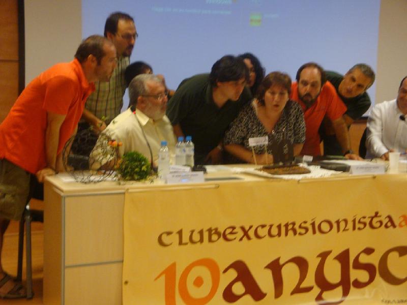 Bufant les espelmes del pastis