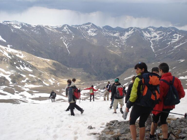Olla de Nuria davant dels excursionistes