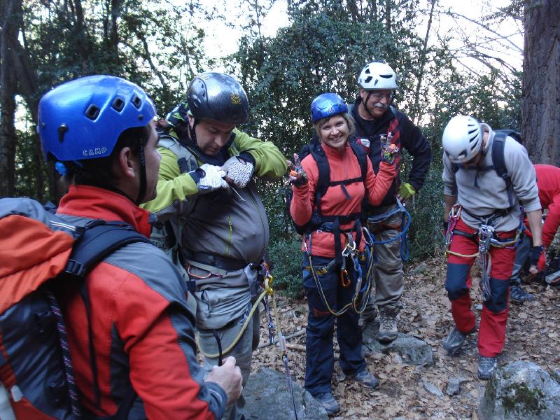 Preparant-se per iniciar la ferrata