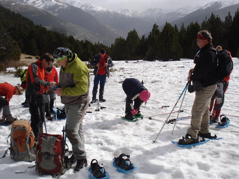 Equipant-se per activitat de raquetes