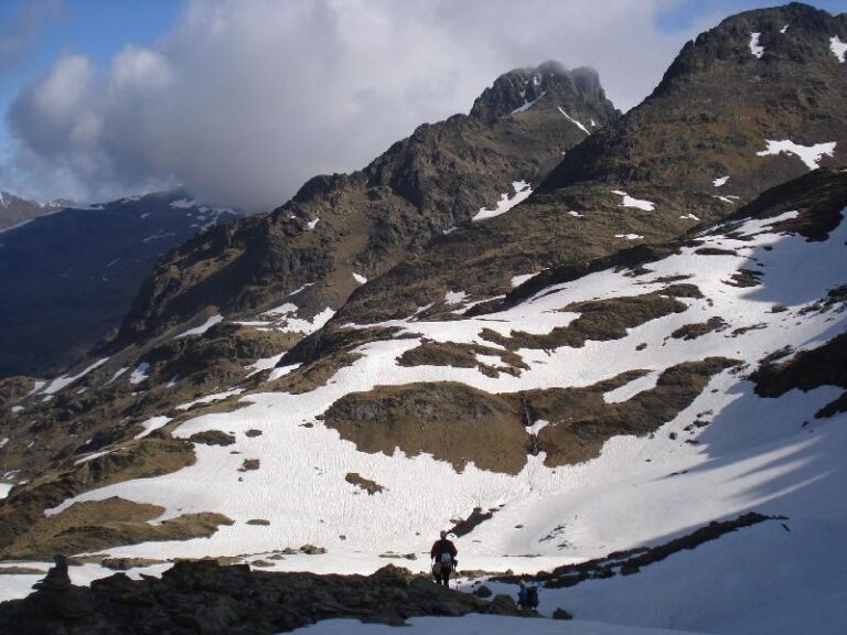 Descendint cap Estany de Baiau