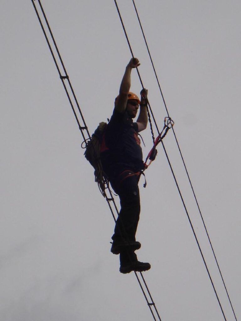 En Marc progressant pel pont 2