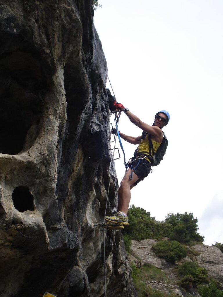 En Jordi B. descendint les baumes corcades