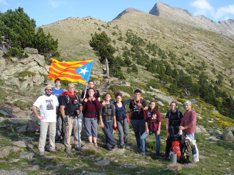 Foto des del Coll. Cim del Canigo al darrera