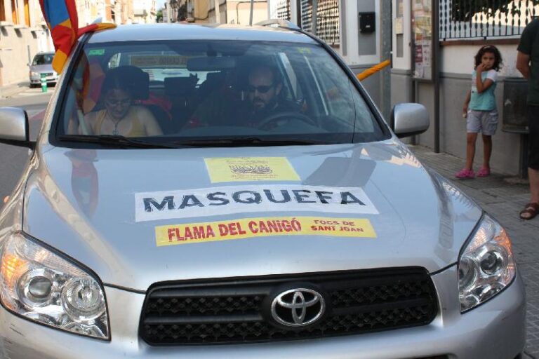 Cotxe de la organitzacio portador del Foc