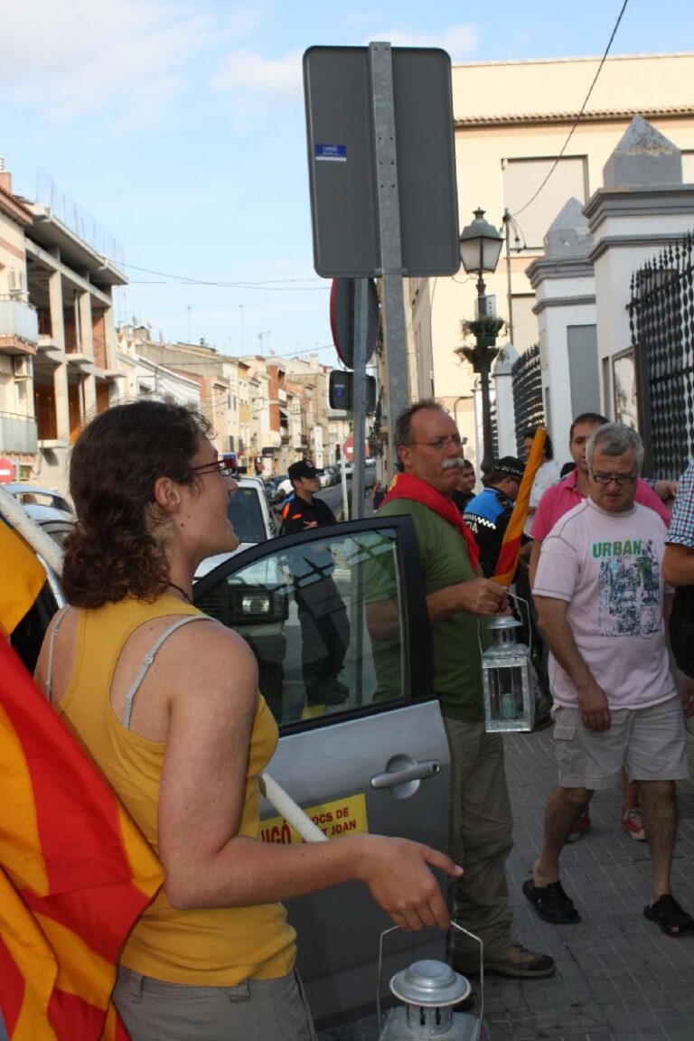 El Foc baixa del cotxe