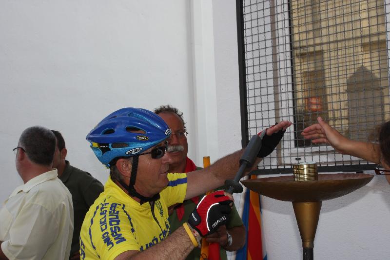 Comprobant la encesa del pebeter