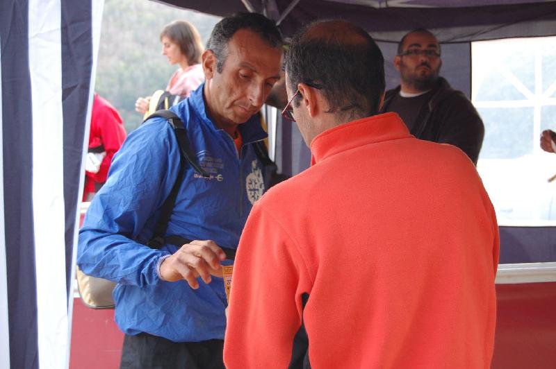 Carlos al control de sortida