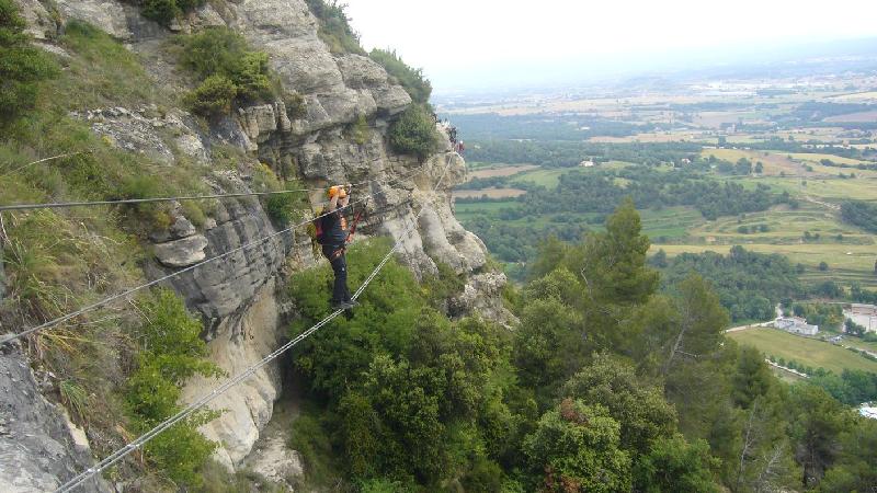 En Marc progressant pel pont