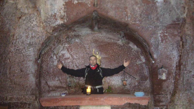 El Germa Enric al interior de Sant Joan