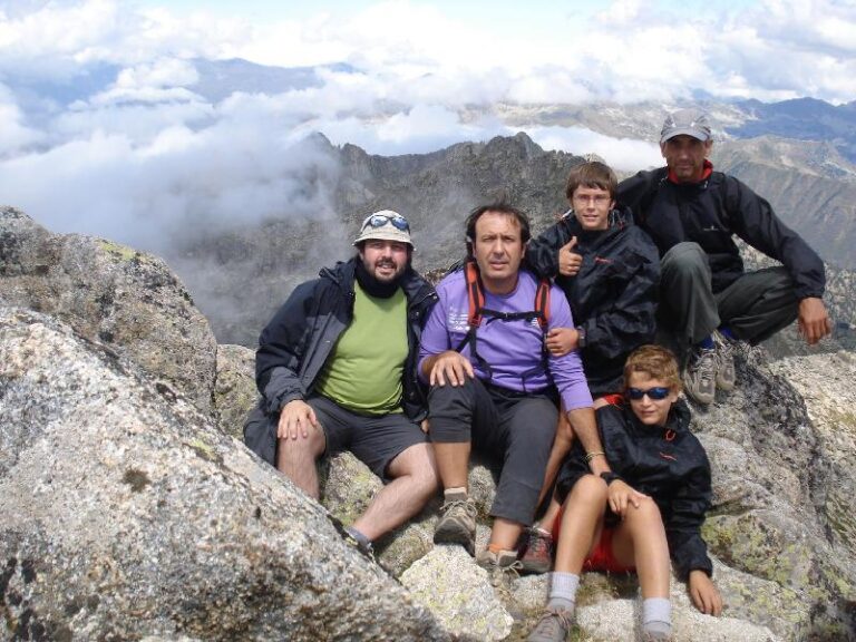 El grup fent cim al Tuc de Saboredo (2834mts)