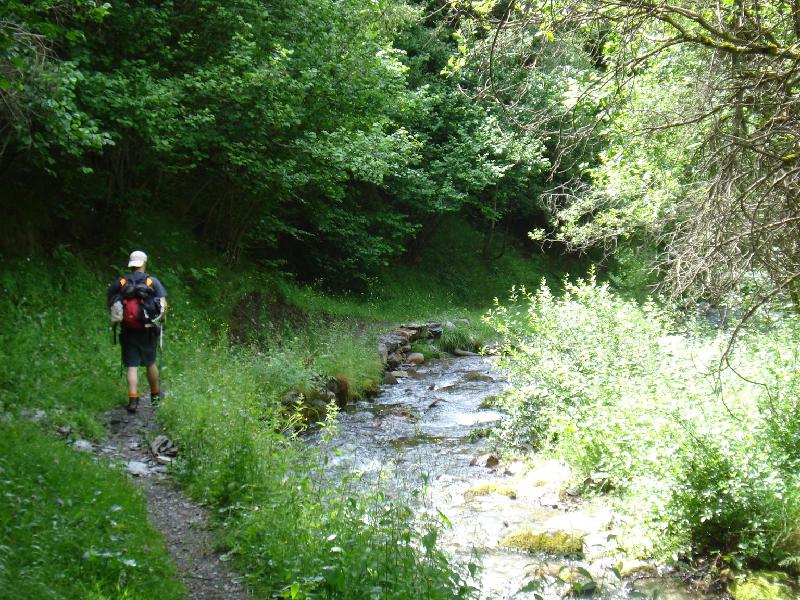Directes a Estaon per la vora del Riu de Peracal??